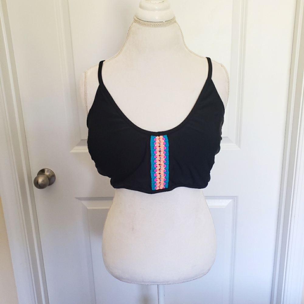 Cute Detailed Bikini Top